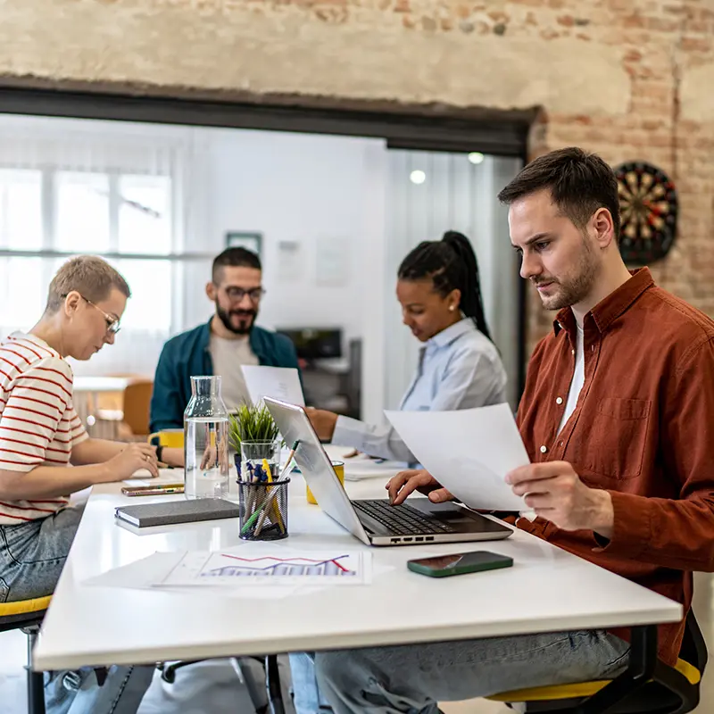 People discussing Sheetfed Digital Press